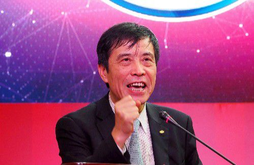 没啥可是，我们之间没啥好说的，今夜的事儿，你也甭再提了，你若敢说是我拽你上岸，信不信下回我一脚踹你下水。